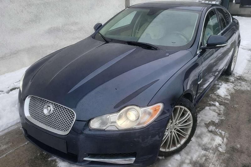 Gebraucht Jaguar XF Premium Luxury 211 PS (155 kW) 2010 Blau Limousine