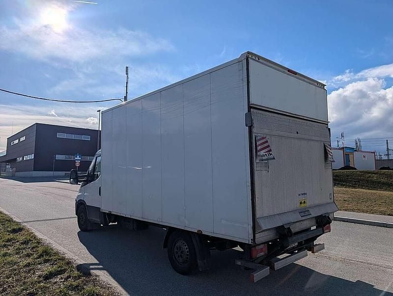 Gebraucht Iveco Daily 156 PS (114 kW) 2019 Weiß Van