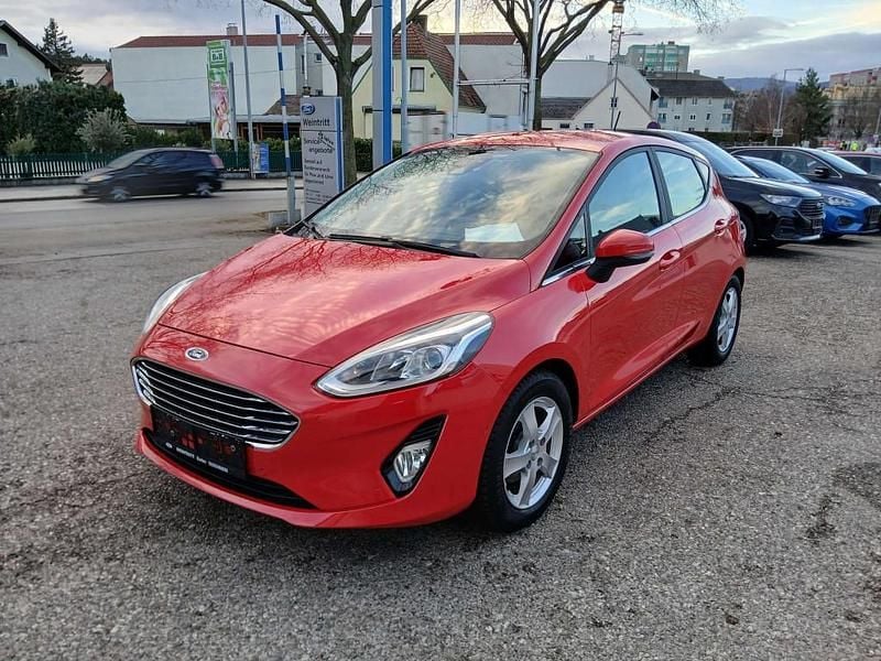 Rot Gebraucht 2018 Ford Fiesta Titanium Limousine | € 11.490 (Fairer Preis) - Bild 1/4