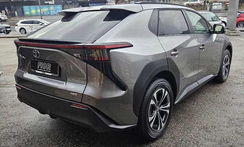 Gebraucht Toyota bZ4X 160 kW (218 PS) 2025 Grau SUV