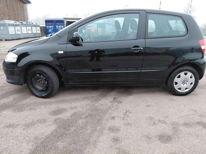 Schwarz Gebraucht 2010 VW Fox Kleinwagen | € 3.000 - Bild 1/4