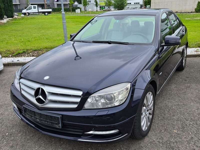 Blau Gebraucht 2010 Mercedes C200 Limousine | € 4.950 (Etwas zu teuer) - Bild 1/4