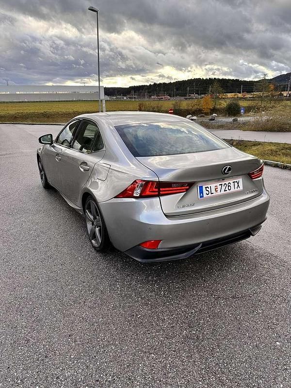 Gebraucht Lexus IS300h Sport Line 181 PS (133 kW) 2013 Grau Limousine