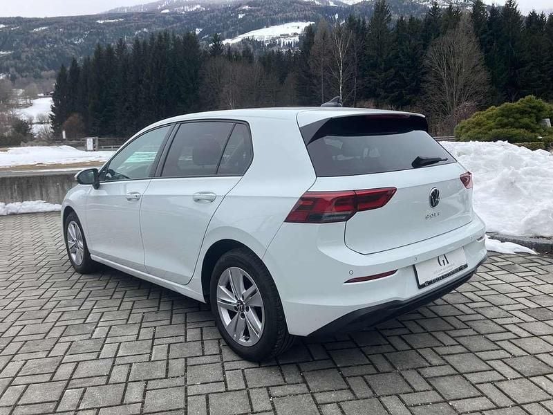 Gebraucht VW Golf VIII 90 PS (66 kW) 2020 Weiß Limousine