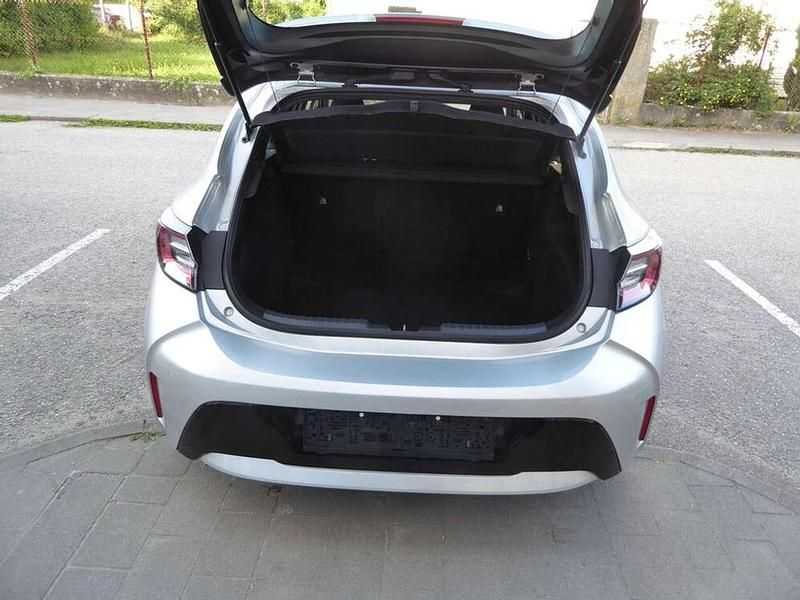 Gebraucht Toyota Corolla 122 PS (89 kW) 2021 Silber Limousine