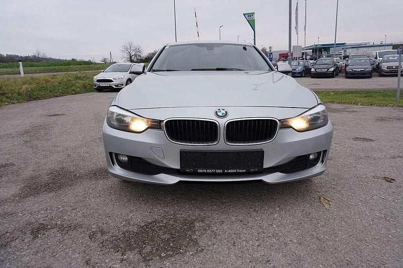 Gebraucht BMW 316 116 PS (85 kW) 2013 Grau Limousine