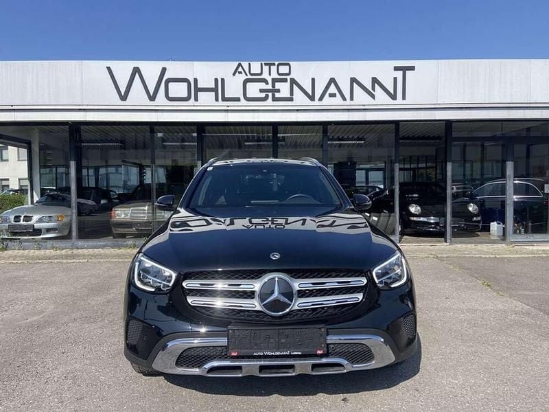 Schwarz Gebraucht 2019 Mercedes GLC200 SUV | € 38.990 (Fairer Preis) - Bild 1/4