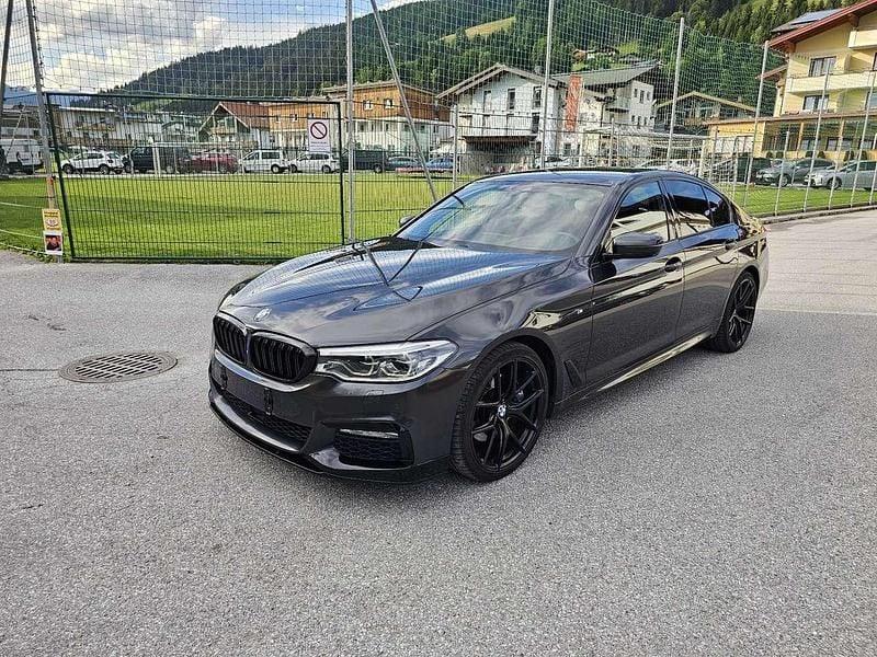 Grau Gebraucht 2017 BMW 530 Performance Limousine | € 29.900 (Fairer Preis) - Bild 1/4