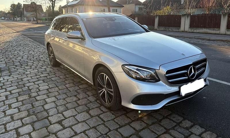 Gebraucht Mercedes E220 Avantgarde 194 PS (142 kW) 2019 Kombi