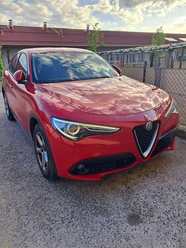 Gebraucht 2018 Alfa Romeo Stelvio SUV | € 13.000 (Fairer Preis) - Bild 1/4