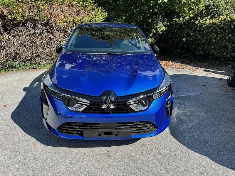 Neu Mitsubishi Colt Intense 91 PS (66 kW) 2025 Limousine