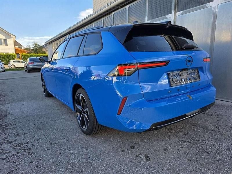 Neu Opel Astra 131 PS (96 kW) 2025 Blau Kombi