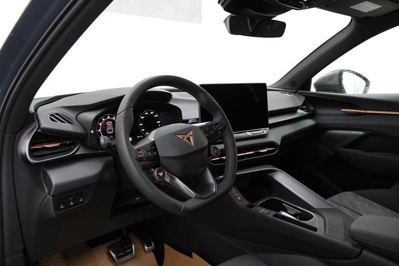 Neu Cupra Terramar 204 PS (150 kW) 2026 Dunkelblau  normal SUV