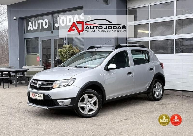 Gebraucht Dacia Sandero Stepway 90 PS (66 kW) 2014 Grau Limousine