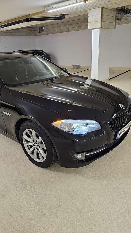 Gebraucht BMW 520 184 PS (135 kW) 2010 Schwarz Kombi