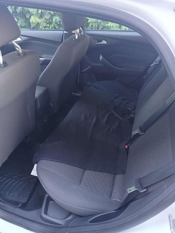 Gebraucht Ford Focus 101 PS (74 kW) 2013 Weiß Limousine