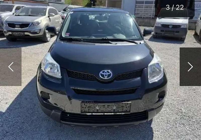 Grau Gebraucht 2010 Toyota Urban Cruiser SUV | € 4.900 - Bild 1/4
