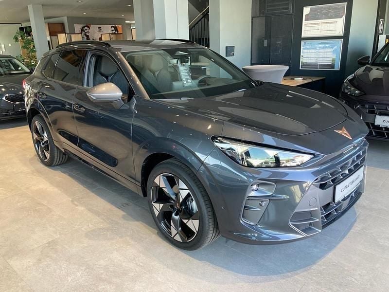 Neu Cupra Terramar 150 PS (110 kW) 2025 Dunkelgrau  metallic SUV