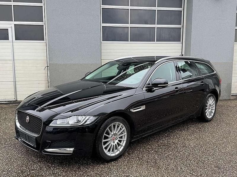 Gebraucht Jaguar XF Sportbrake 163 PS (119 kW) 2019 Schwarz Kombi