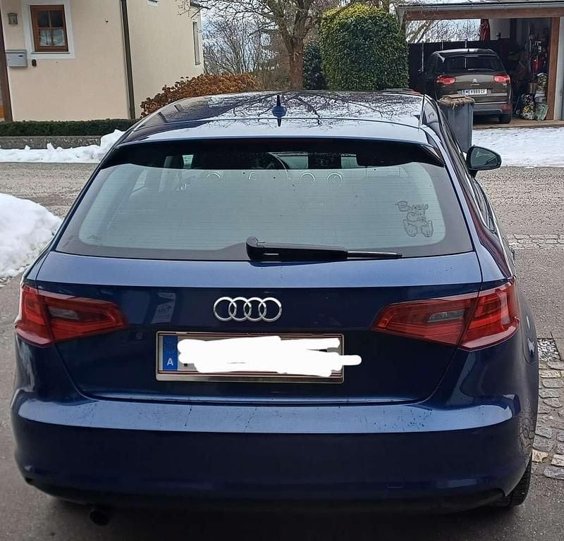 Gebraucht Audi A3 Sportback Attraction 110 PS (80 kW) 2014 Blau Kleinwagen