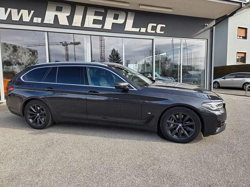 Gebraucht BMW 530 Luxury Line 286 PS (210 kW) 2022 Grau Kombi