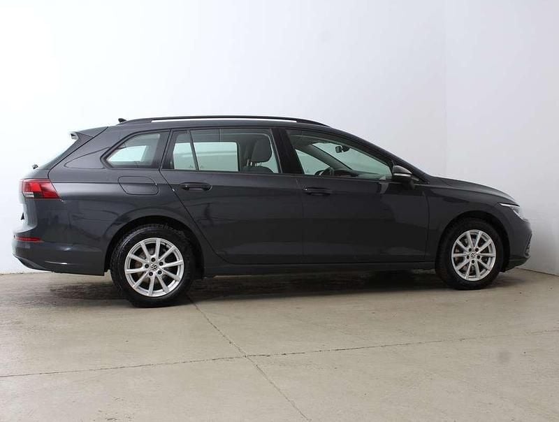 Gebraucht VW Golf VIII Life 116 PS (85 kW) 2022 Grau Kombi