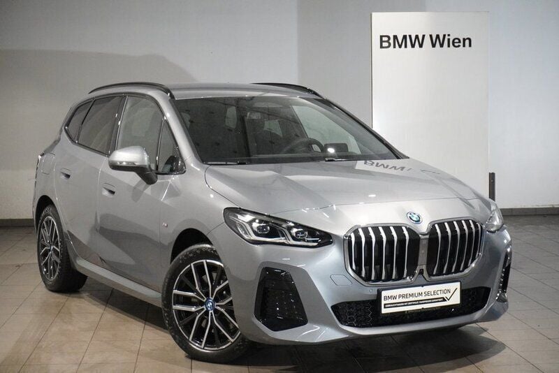 Gebraucht BMW 230e Active Tourer Efficient Dynamics 150 PS (110 kW) 2025 Skyscraper grau Van / Kleinbus