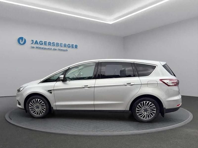 Gebraucht Ford S-MAX Titanium 189 PS (139 kW) 2018 Silber Van / Kleinbus