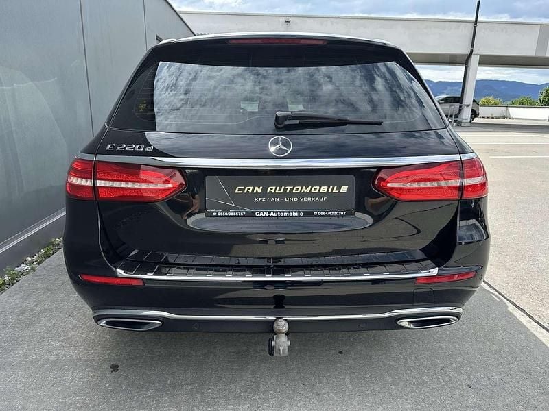 Gebraucht Mercedes E220 194 PS (142 kW) 2016 Schwarz Kombi