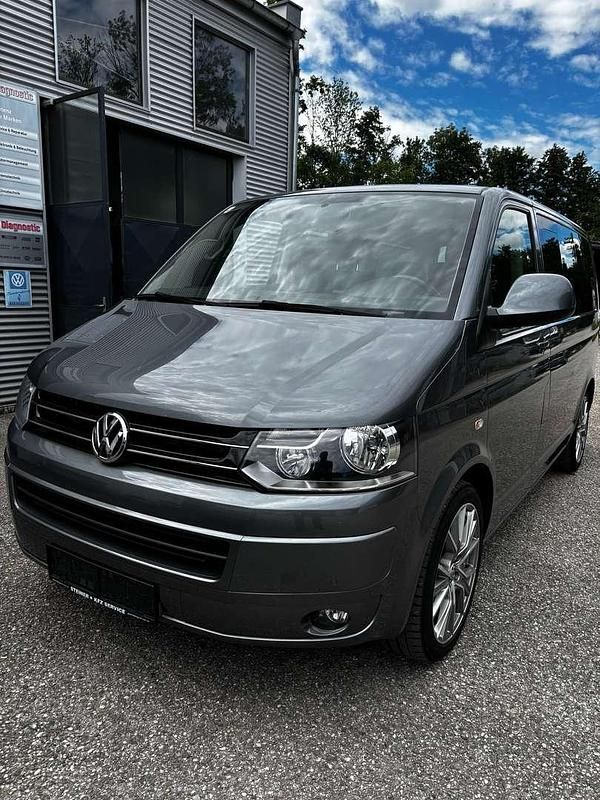 Gebraucht VW Multivan Comfortline 179 PS (131 kW) 2014 Grau Van
