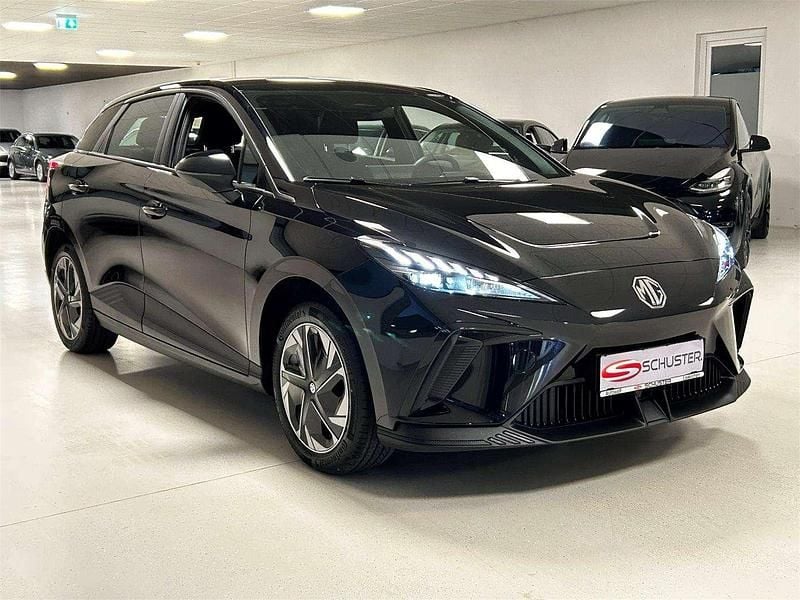 Schwarz Gebraucht 2023 MG MG4 EV Kleinwagen | € 17.770 (Fairer Preis) - Bild 1/4