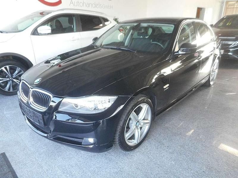 Schwarz Gebraucht 2011 BMW 320 Limousine | € 14.802 - Bild 1/4