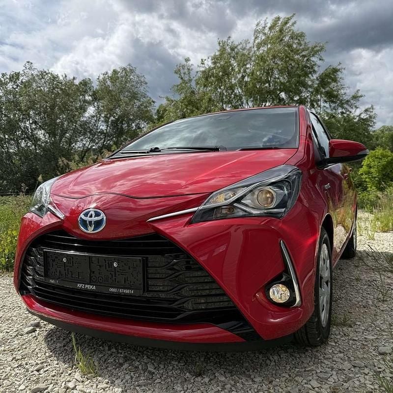 Gebraucht 2020 Toyota Yaris Hybrid Limousine | € 14.500 (Superpreis) - Bild 1/4