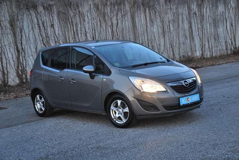 Gebraucht Opel Meriva Edition 75 PS (55 kW) 2012 Van / Kleinbus