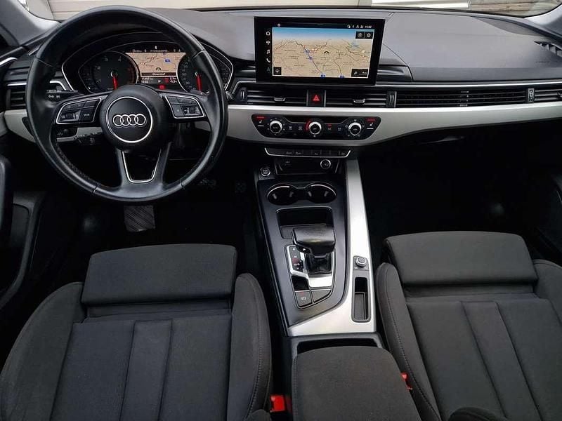 Gebraucht Audi A4 Ambiente 163 PS (119 kW) 2022 Schwarz Kombi