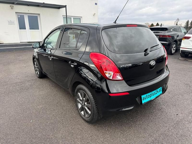 Gebraucht Hyundai i20 GO! 84 PS (61 kW) 2015 Kleinwagen