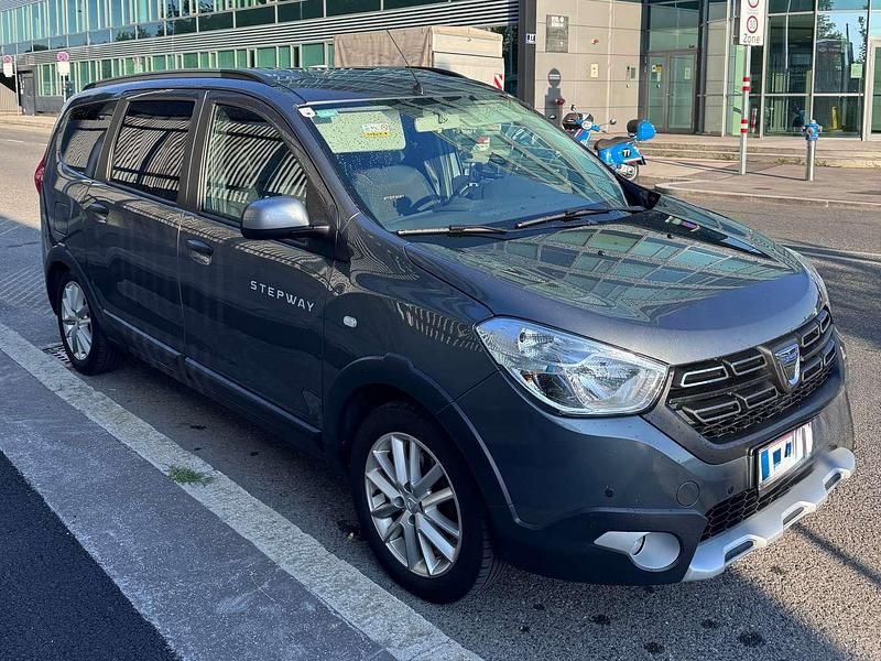 Gebraucht 2018 Dacia Lodgy Stepway Van / Kleinbus | € 11.000 (Fairer Preis) - Bild 1/4