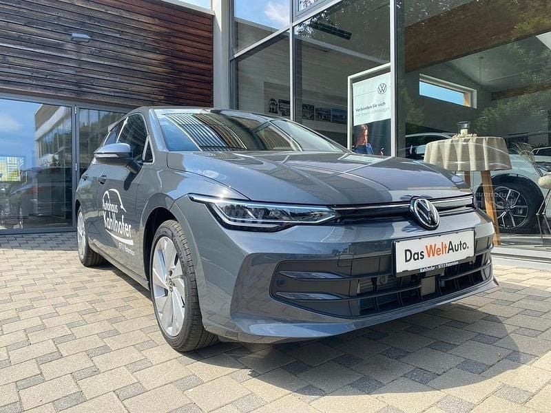 Gebraucht VW Golf VIII Life 115 PS (84 kW) 2025 Mittelgrau  metallic Limousine