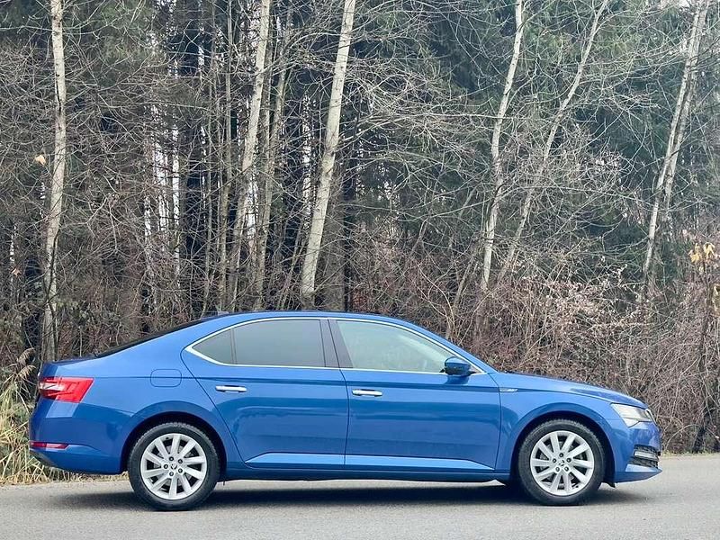 Gebraucht Skoda Superb 150 PS (110 kW) 2022 Blau Kleinwagen