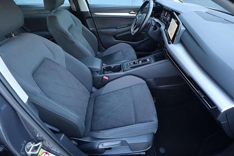 Gebraucht VW Golf VIII Life 150 PS (110 kW) 2022 Grau Kombi