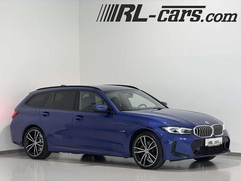 Blau Gebraucht 2022 BMW 330e M Sport Kombi | € 34.990 (Teuer) - Bild 1/4