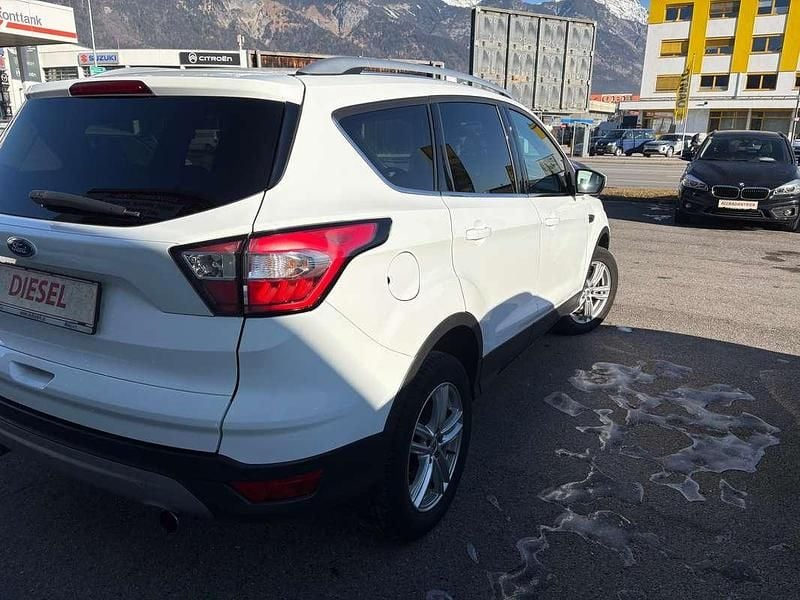 Gebraucht Ford Kuga Trend 120 PS (88 kW) 2017 Weiß SUV
