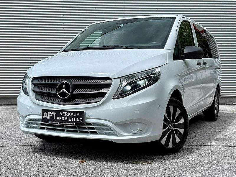 Weiß Gebraucht 2018 Mercedes Vito Classic Van / Kleinbus | € 26.990 (Fairer Preis) - Bild 1/4