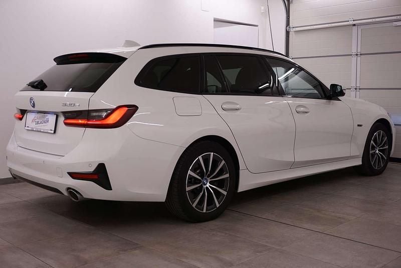 Gebraucht BMW 320e Sport Line 163 PS (119 kW) 2021 Weiß Kombi