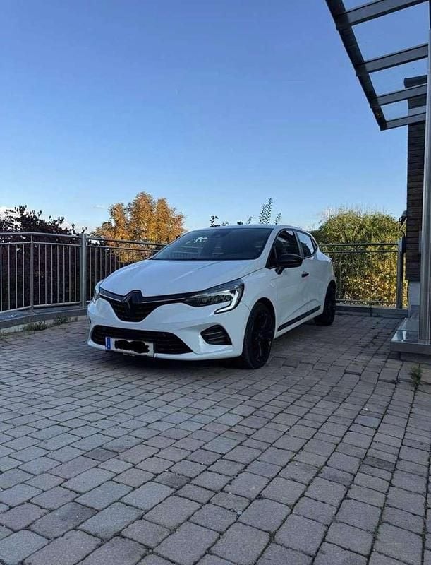 Weiß Gebraucht 2021 Renault Clio V Intens Limousine | € 9.050 (Fairer Preis) - Bild 1/4