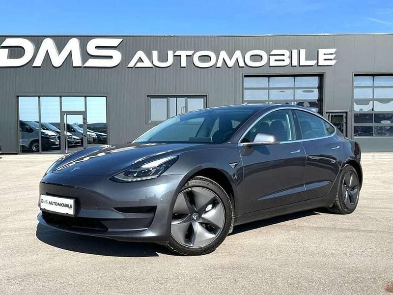 Grau Gebraucht 2020 Tesla Model 3 Standard Range Limousine | € 22.990 (Teuer) - Bild 1/4