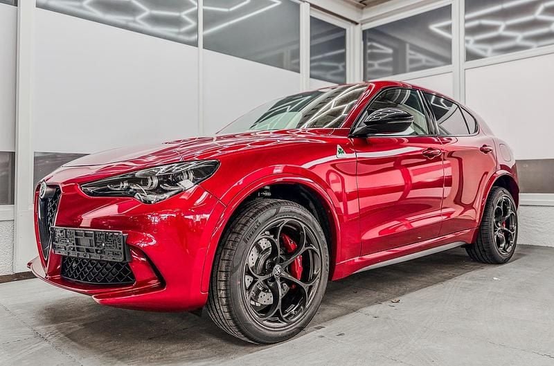 Neu Alfa Romeo Stelvio Quadrifoglio Verde 519 PS (381 kW) 2025 Rot SUV