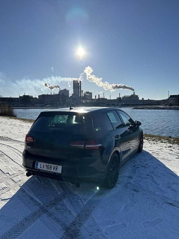 Gebraucht VW Golf VII GTI 220 PS (161 kW) 2015 Limousine