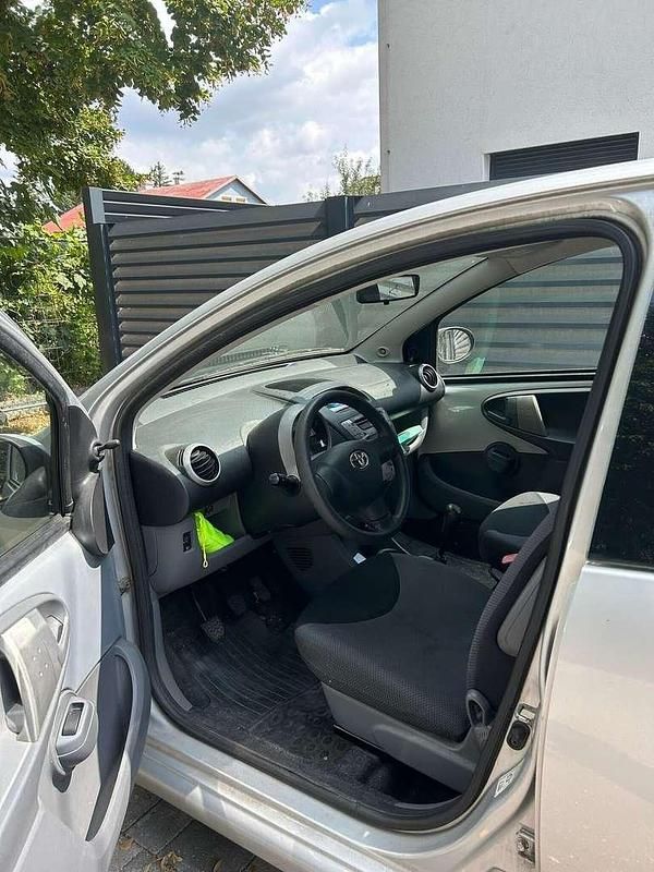 Gebraucht Toyota Aygo Cool 68 PS (50 kW) 2007 Silber Kleinwagen
