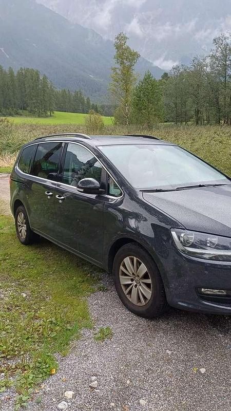 Grau Gebraucht 2012 VW Sharan Comfortline Van / Kleinbus | € 12.200 (Guter Preis) - Bild 1/4